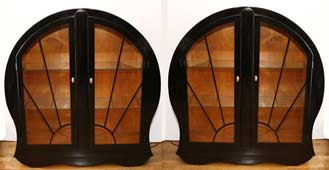 Paar Art Deco Vitrinen Glasschraenke schwarz